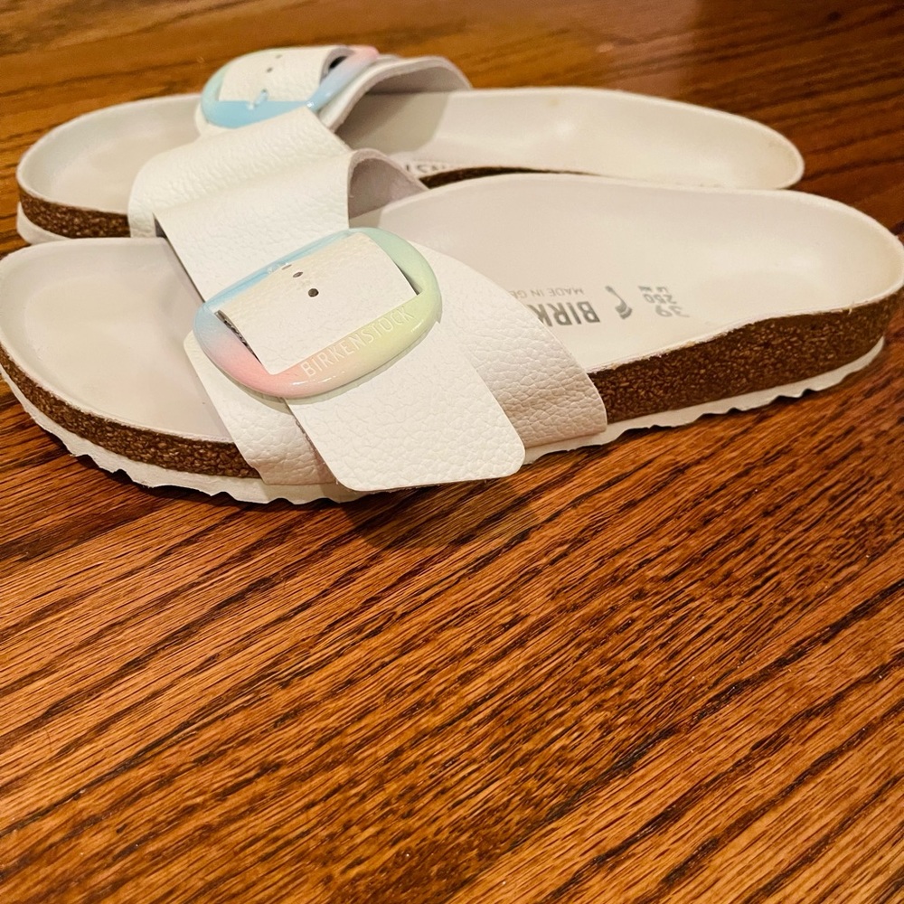 Arizona ombré big buckle Birkenstock sandals. Size 39